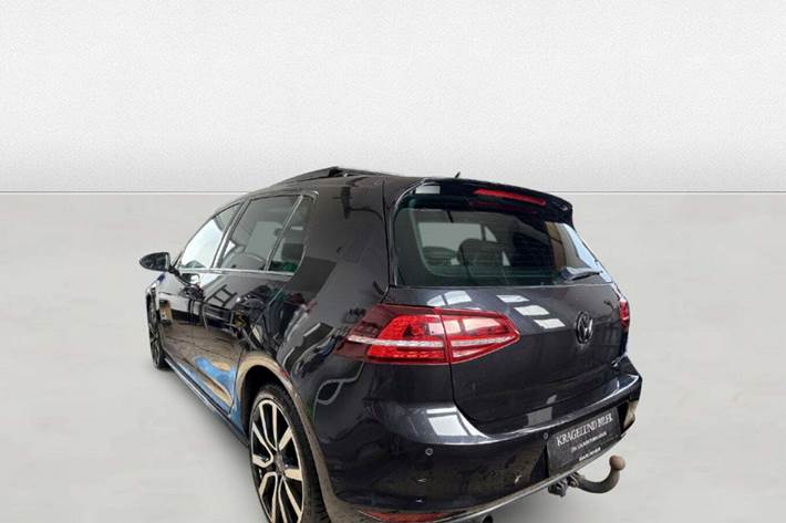 Grøn VW Golf VII fra 2015