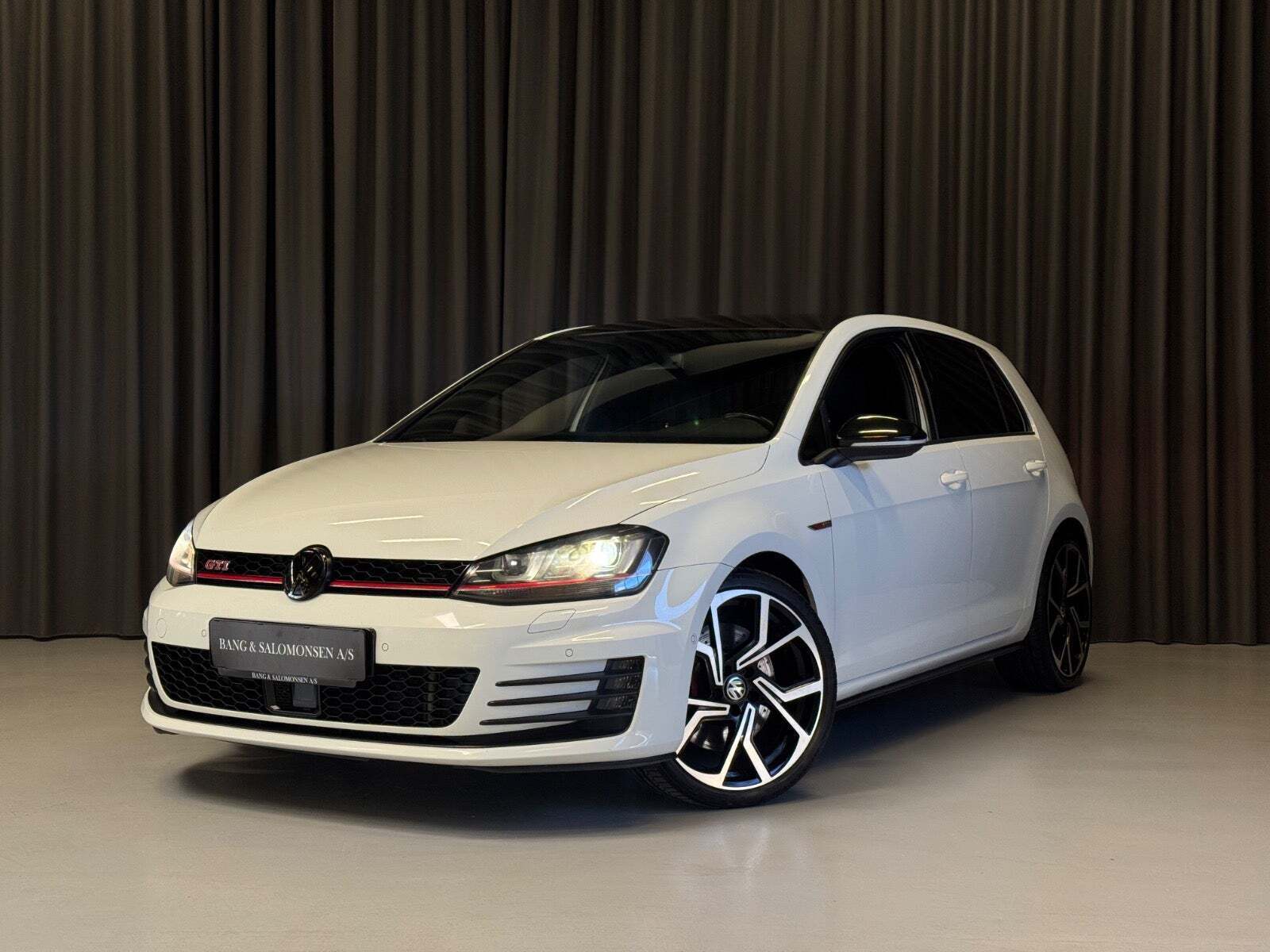 VW Golf VII 2,0 GTi Performance DSG BMT