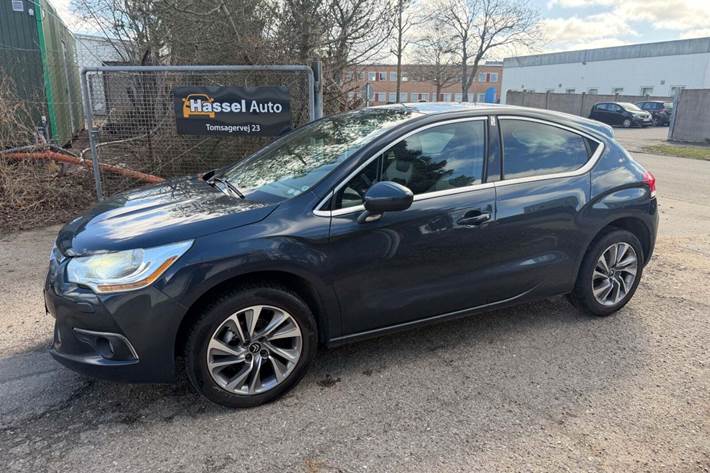 Grøn Citroën DS4 fra 2012