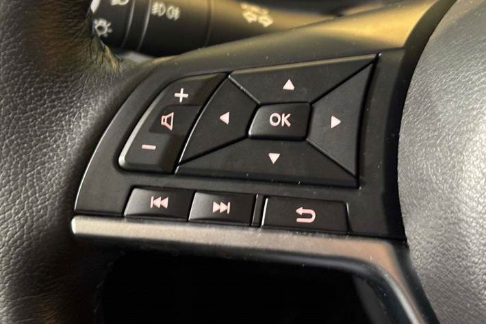 Grå Nissan Leaf fra 2021