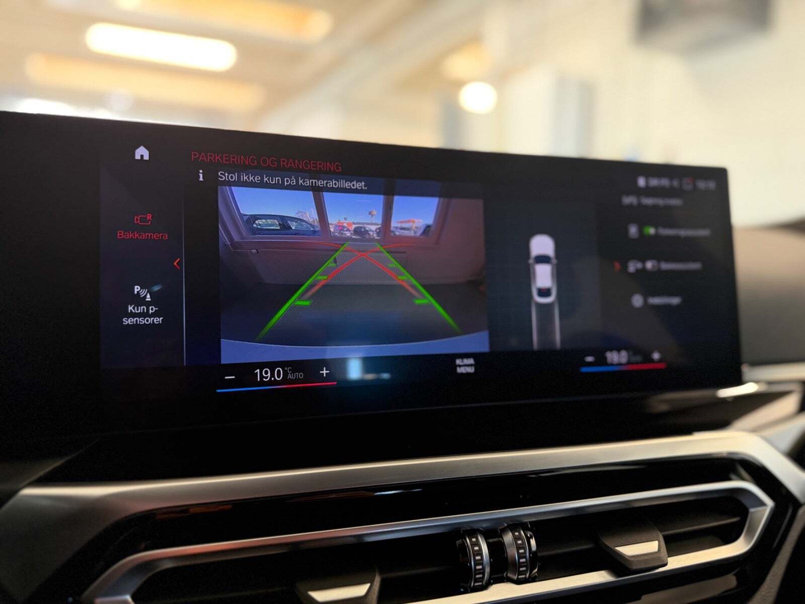 Hvid BMW i4 fra 2022