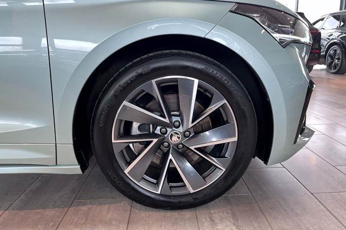 Sølv Skoda Enyaq fra 2024