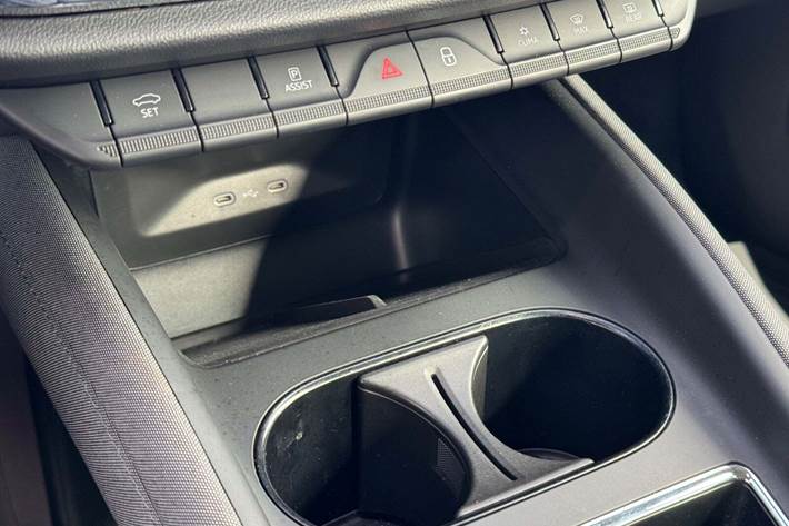 Turquoise Skoda Enyaq fra 2023