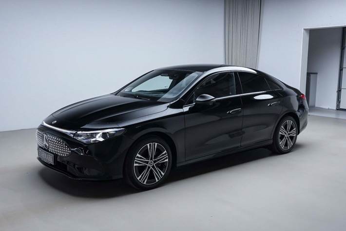 Sort Mercedes CLA250+ fra 2025