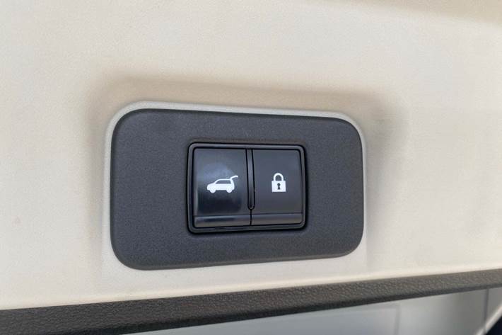 Hvid Nissan Ariya fra 2023