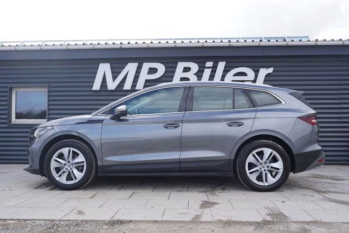 Grå Skoda Enyaq fra 2023