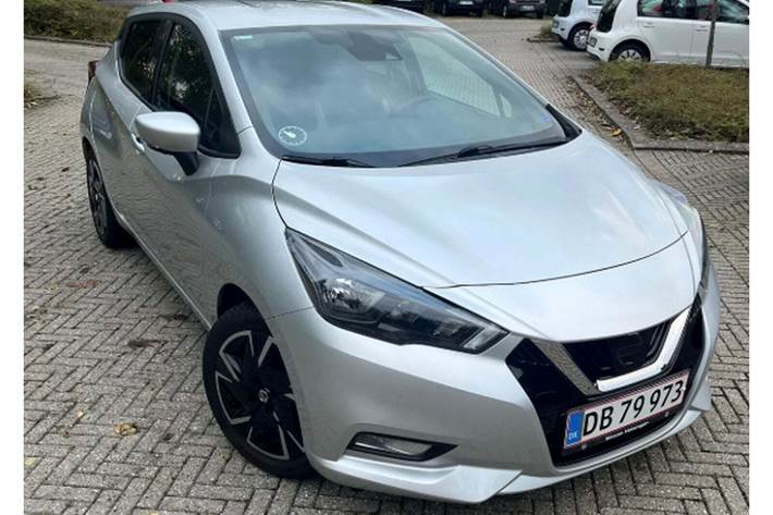 Sølv Nissan Micra fra 2021