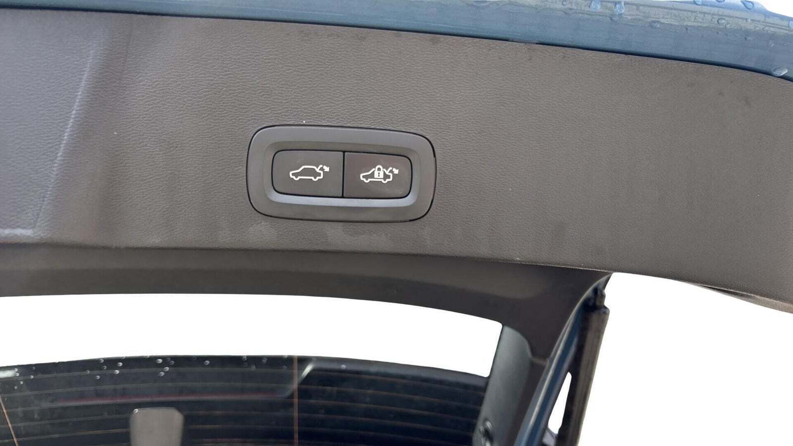 Blå Volvo EX40 fra 2025