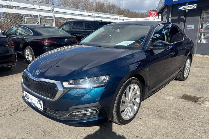 Hvid Skoda Octavia fra 2021
