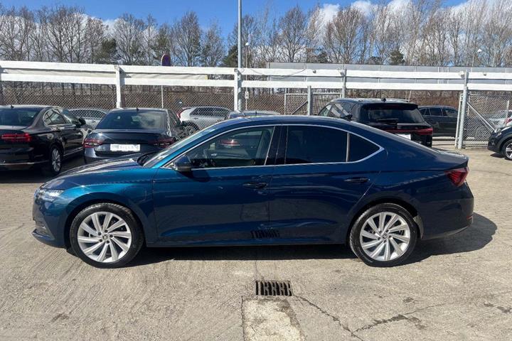 Hvid Skoda Octavia fra 2021