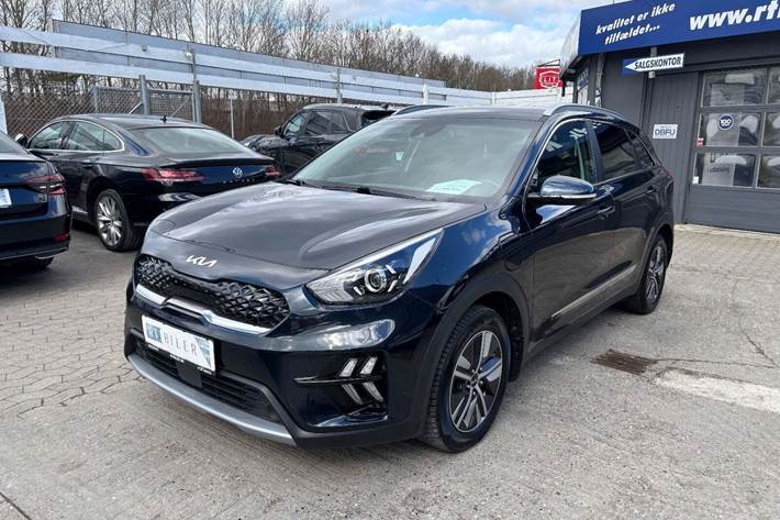 Hvid Kia Niro fra 2022 set udefra
