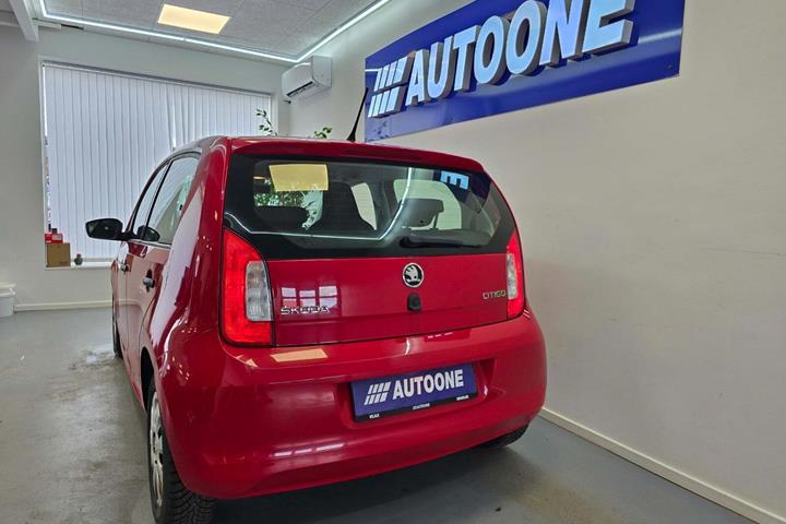 Rød Skoda Citigo fra 2016
