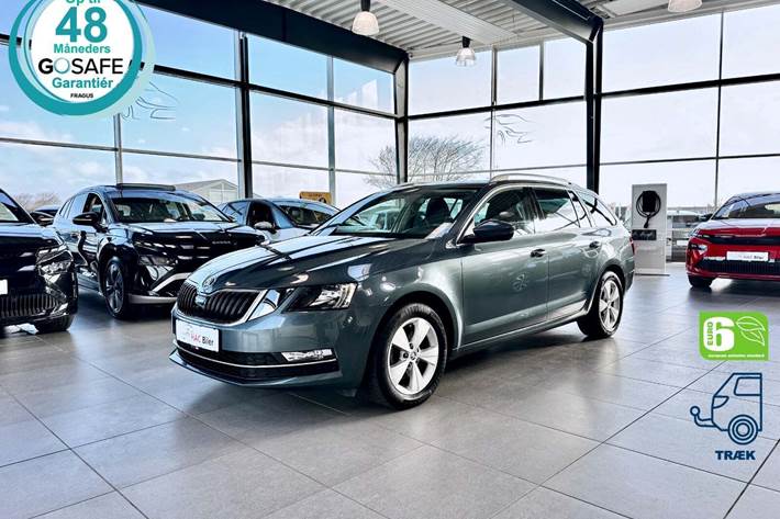 Grå Skoda Octavia fra 2019