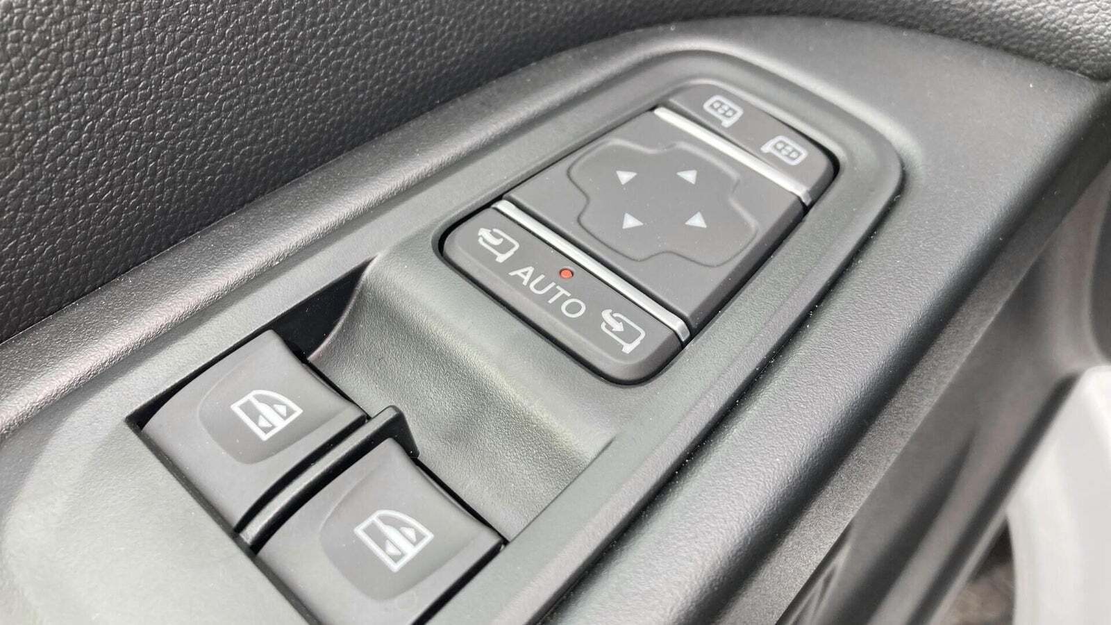 Hvid Renault Trafic fra 2025