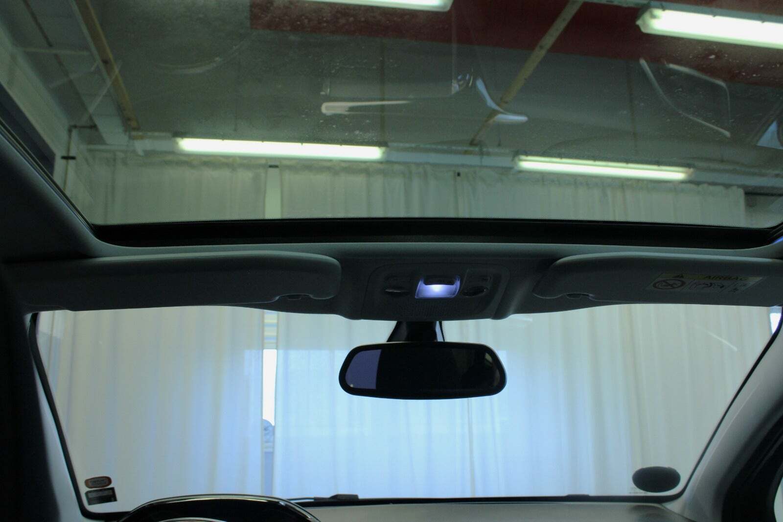 Peugeot 208 1,2 VTi 82 Selection Sky