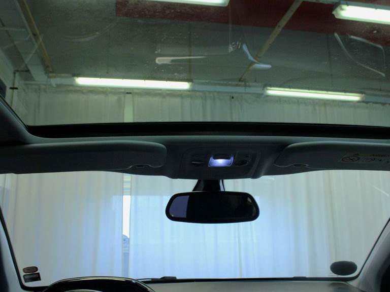 Peugeot 208 1,2 VTi 82 Selection Sky