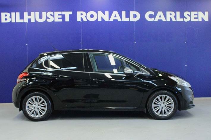 Sort Peugeot 208 fra 2018