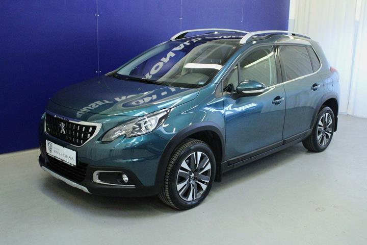 Grøn Peugeot 2008 fra 2019