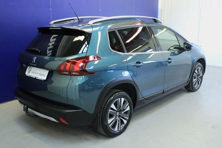 Grøn Peugeot 2008 fra 2019