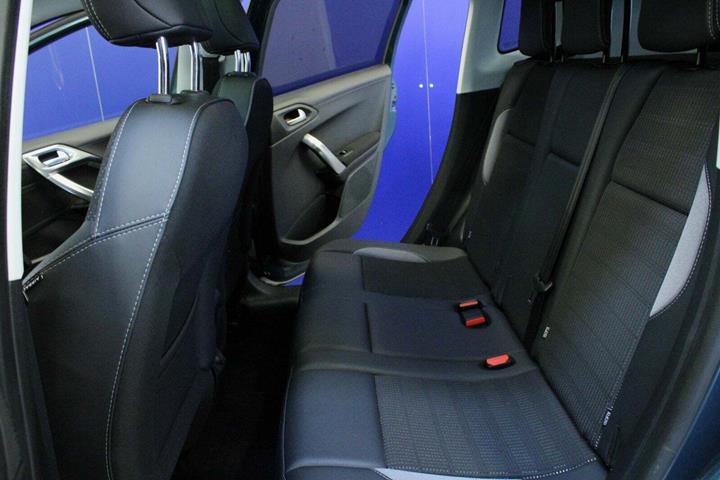 Grøn Peugeot 2008 fra 2019