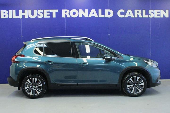 Grøn Peugeot 2008 fra 2019