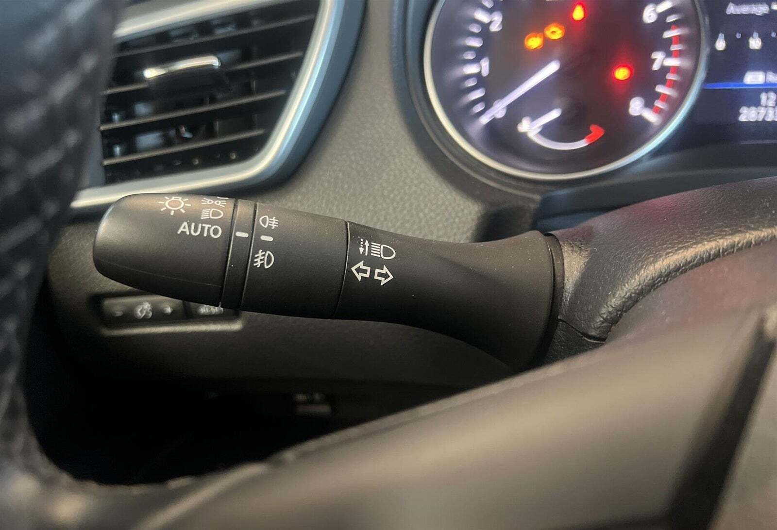 Grå Nissan Qashqai fra 2021