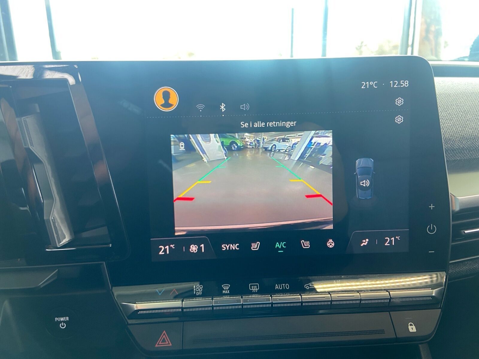 Hvid Renault Megane E-Tech fra 2022