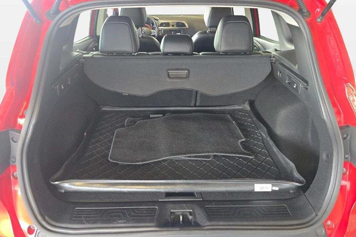 Rød Renault Kadjar fra 2016