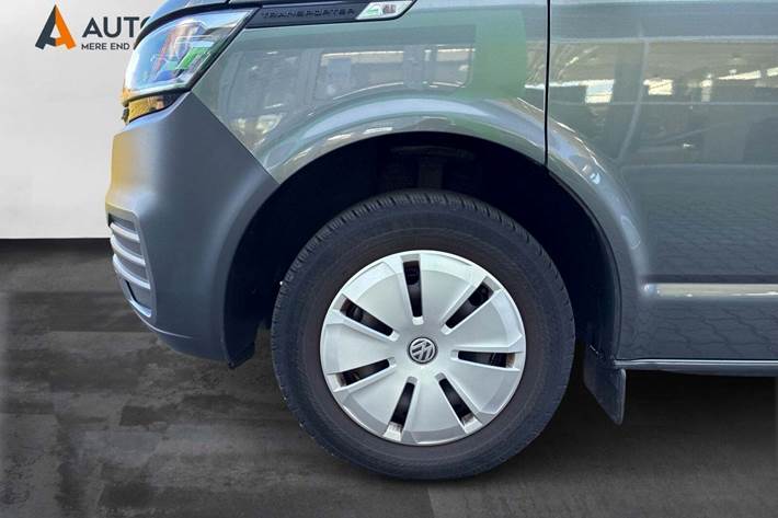 Grå VW Transporter fra 2022