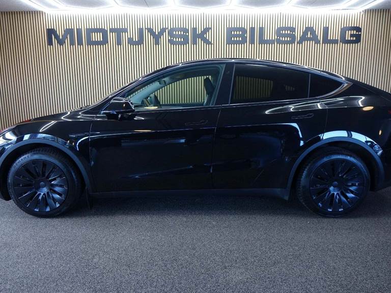 Tesla Model Y Long Range AWD