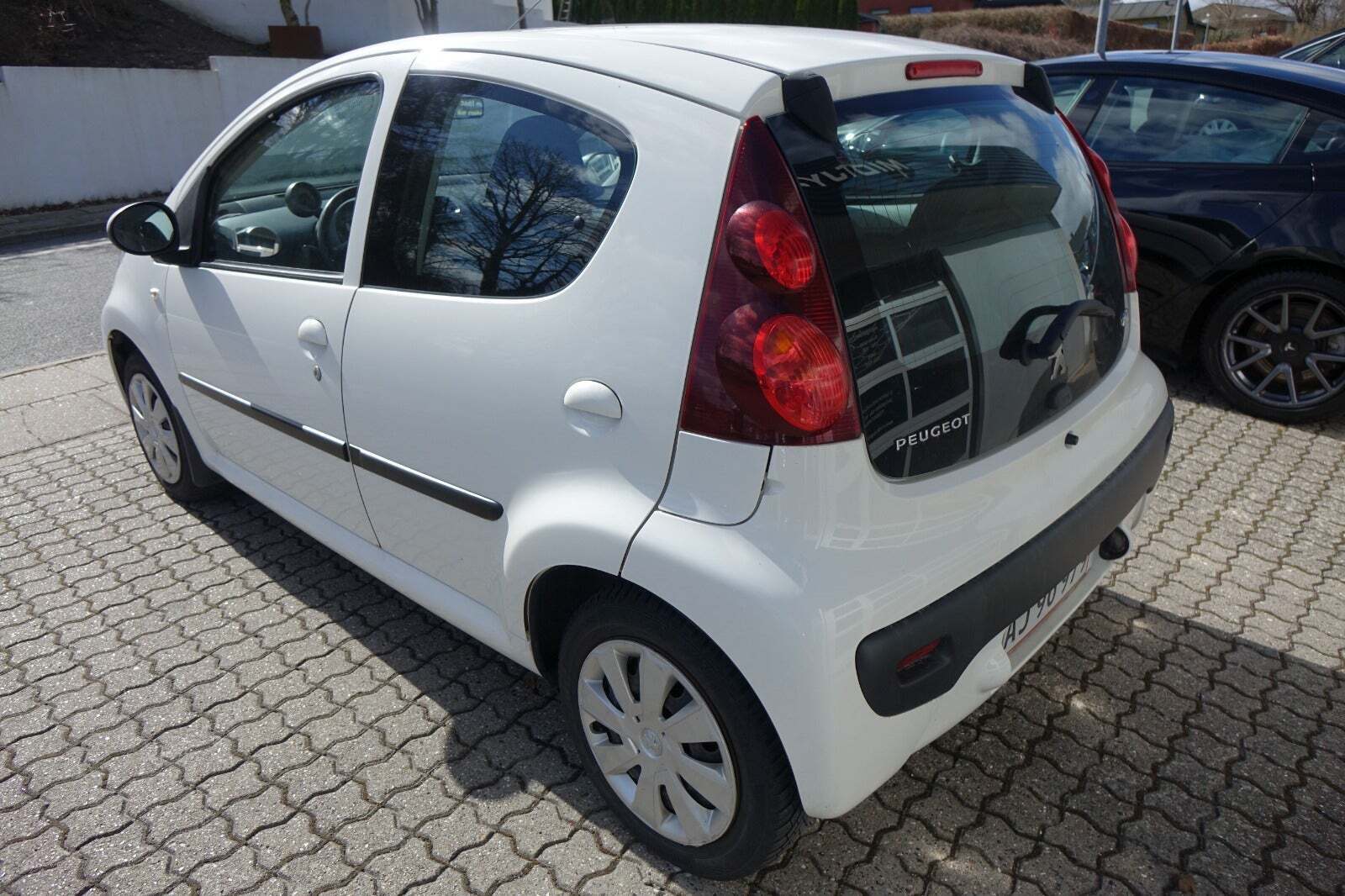 Hvid Peugeot 107 fra 2014