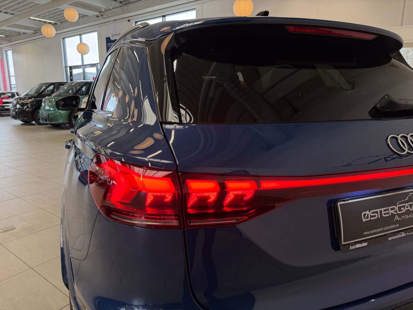 Blå Audi Q6 e-tron fra 2025