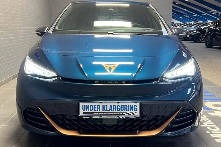 Blå Cupra Born fra 2023
