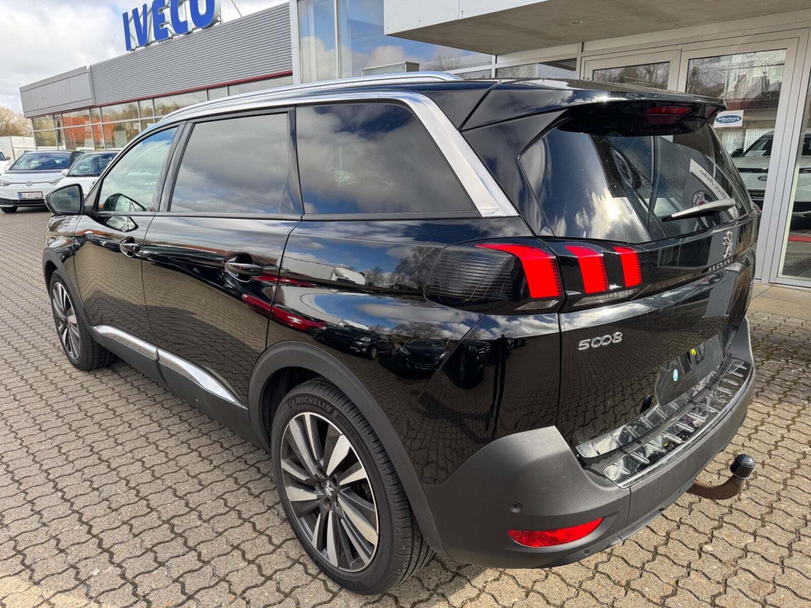 Peugeot 5008 1,5 BlueHDi 130 Allure Limited EAT8 7prs