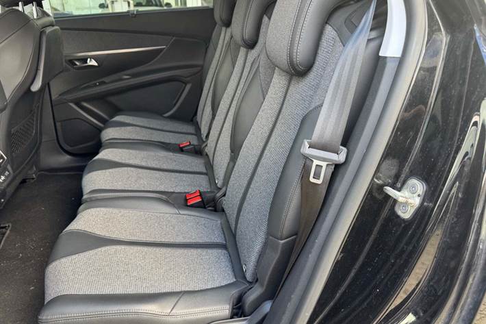 Sort Peugeot 5008 fra 2020