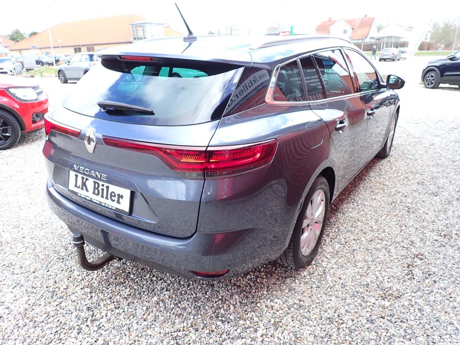 Grå Renault Megane IV fra 2021
