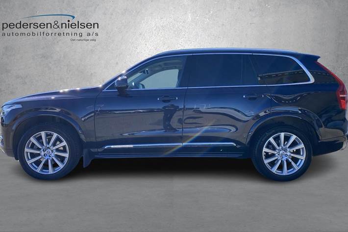 Blå Volvo XC90 fra 2019