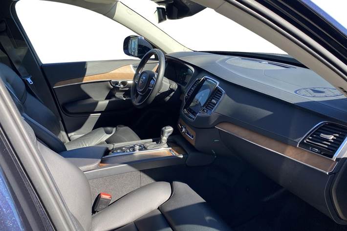 Blå Volvo XC90 fra 2019