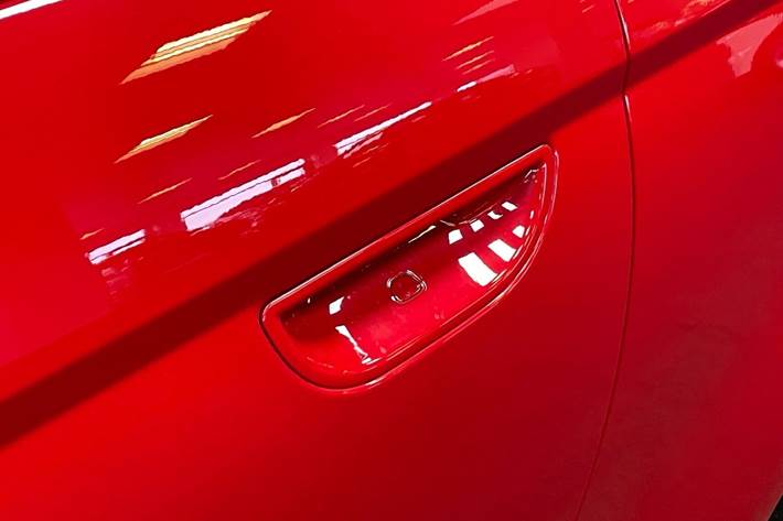 Rød Fiat 500e fra 2024