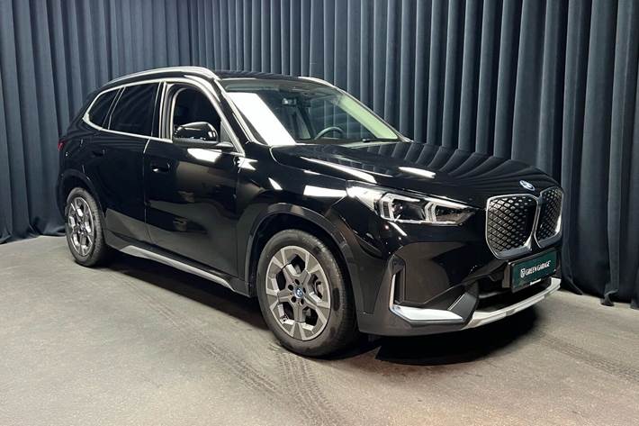 Sort BMW iX1 fra 2025