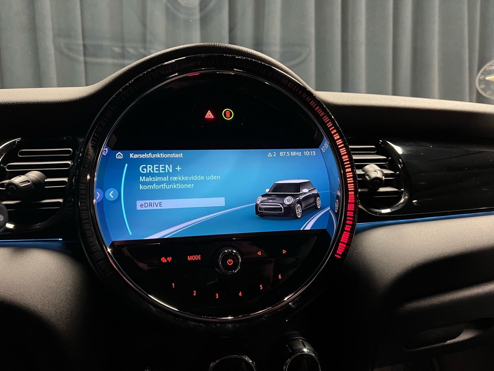 Hvid Mini Cooper fra 2022