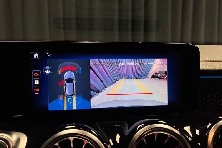 Sort Mercedes EQB 250+ fra 2024