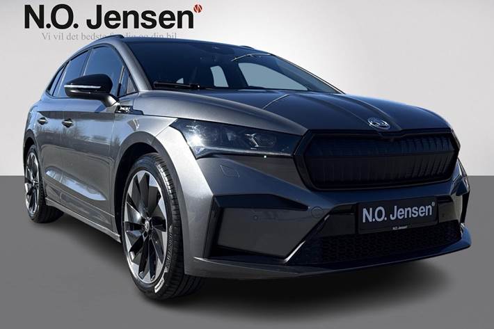 Grå Skoda Enyaq fra 2022 set udefra