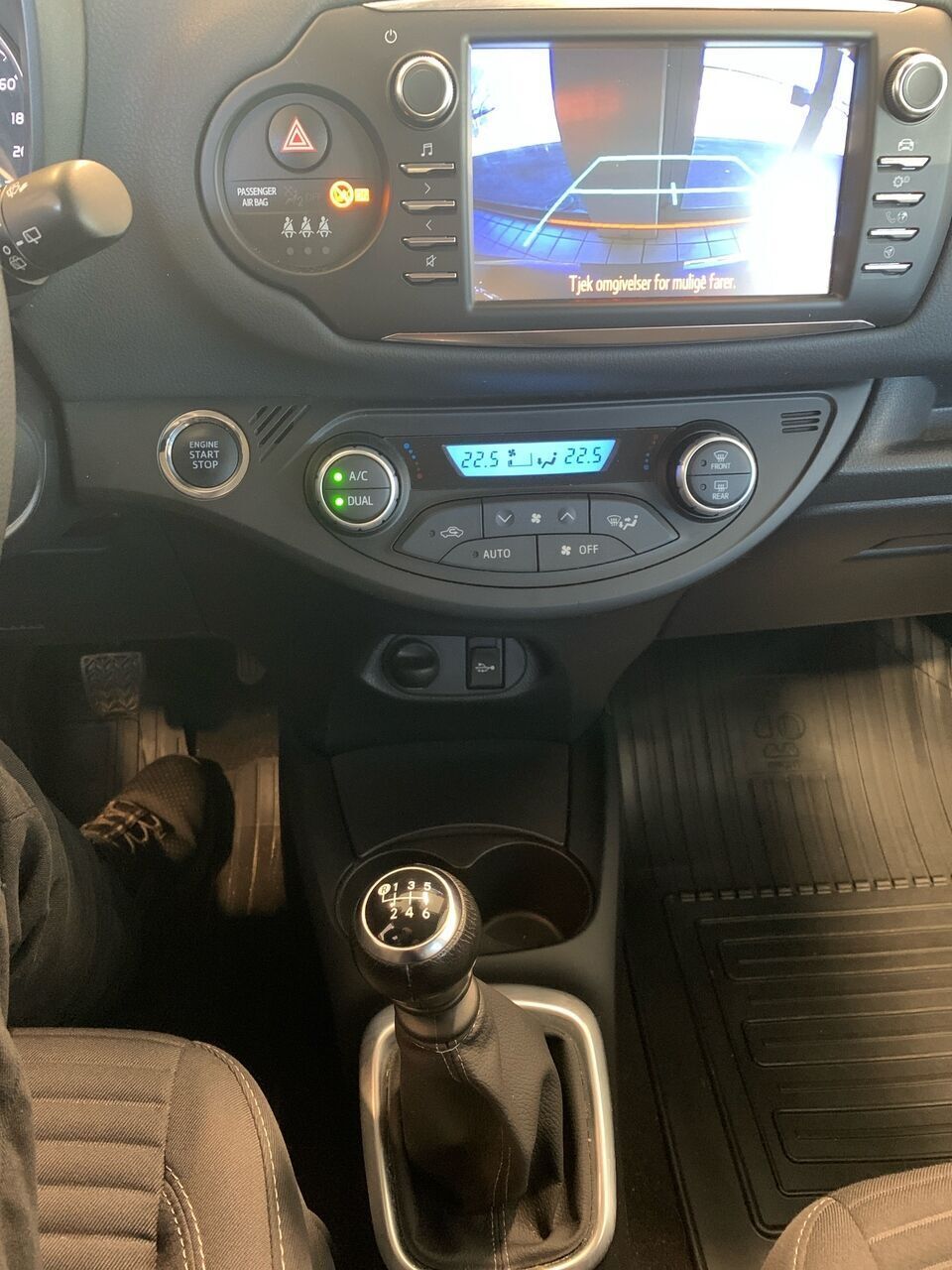 Sort Toyota Yaris fra 2018