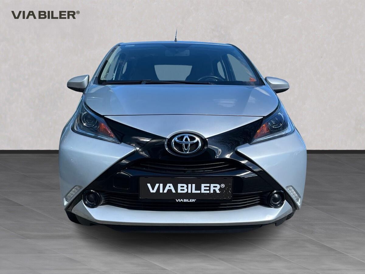 Toyota Aygo 1,0 VVT-I X-Play + X-Touch 69HK 5d