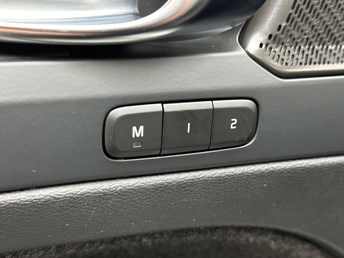 Hvid Volvo C40 fra 2023