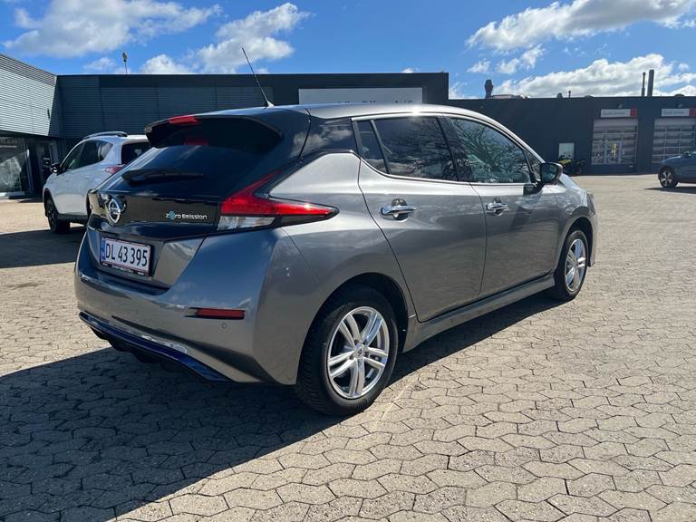 Nissan Leaf EL N-Connecta 62 kWh 214HK 5d Aut.