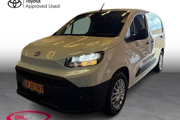Hvid Toyota ProAce City fra 2026