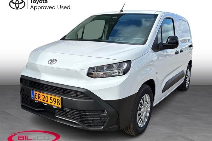 Hvid Toyota ProAce City fra 2026