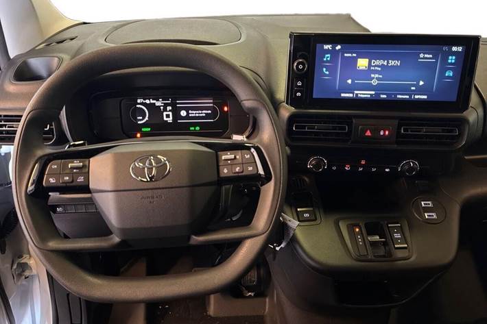 Hvid Toyota ProAce City fra 2026